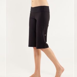 Lululemon Clam Digger II size 4